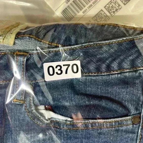 American Rag Cie Boot Cut Jeans Womens 11s Blue Denim Faded Short cute (0370) - Picture 11 of 11